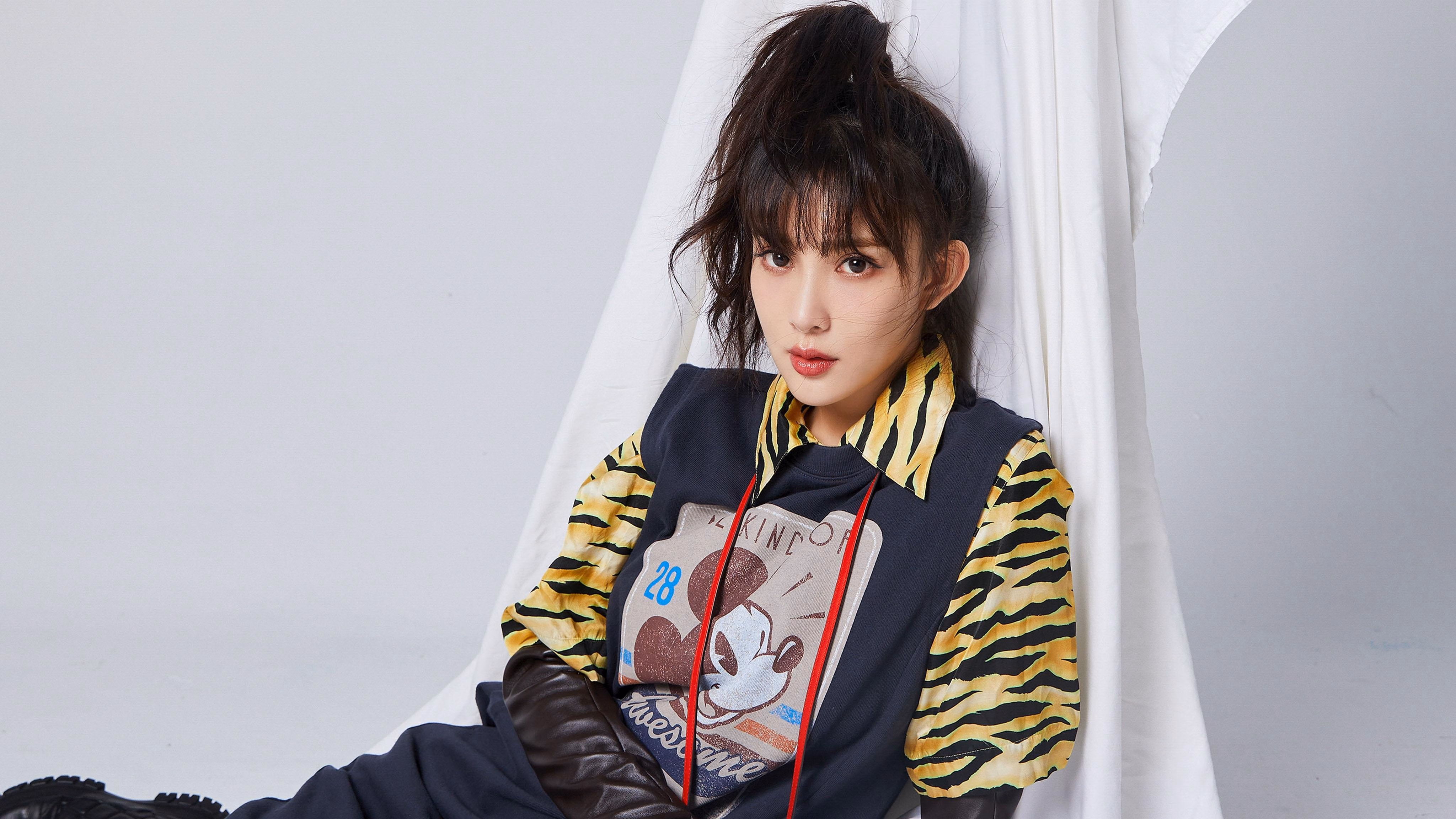 德甲争冠焦点战，洪都拉斯尖兵突围尼斯铁壁，拜仁惊险登顶