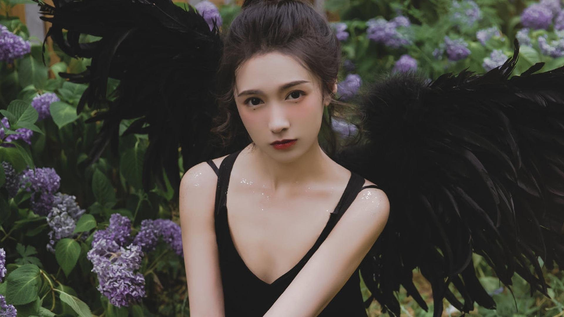 蓝衣军团的文艺复兴,当德容的低音炮奏响,意大利在B组死亡之局中击碎加纳神话